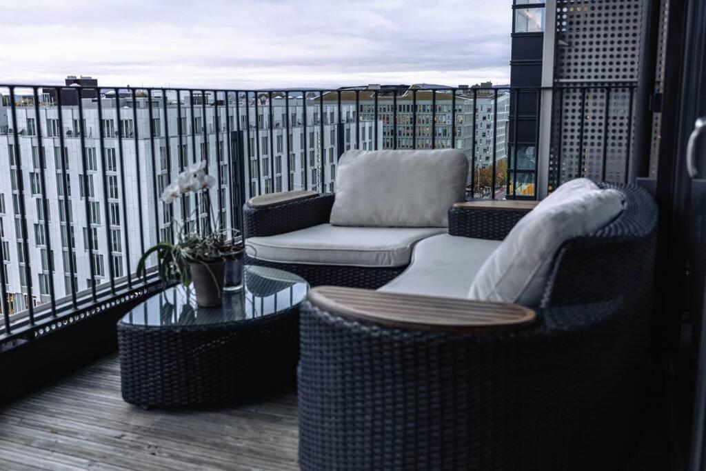 Modern 3bed Sea View @ Barcode Appartement