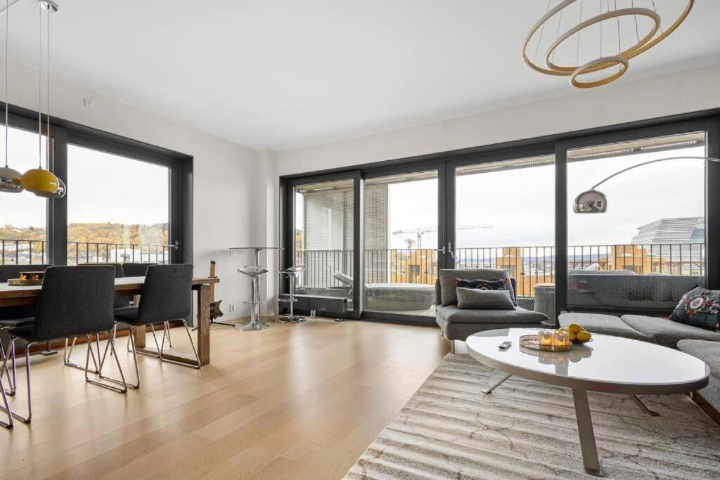 Modern 3bed Sea View @ Barcode * Oslo